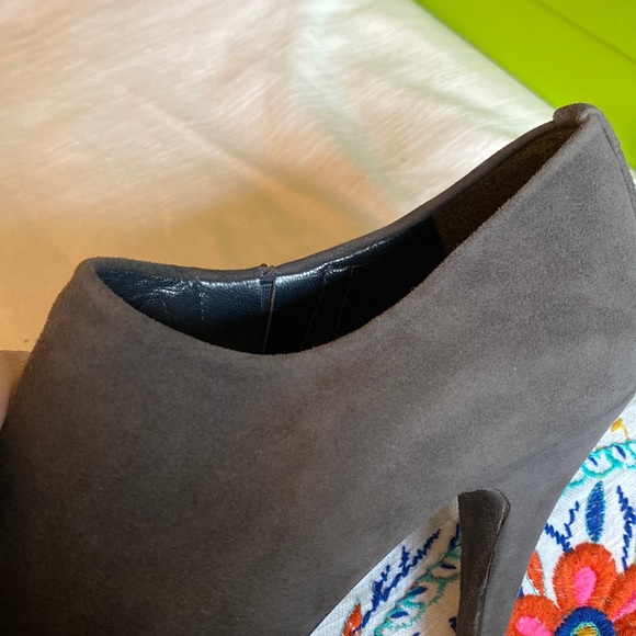 Stuart Weitzman Booties - Picture 16 of 16